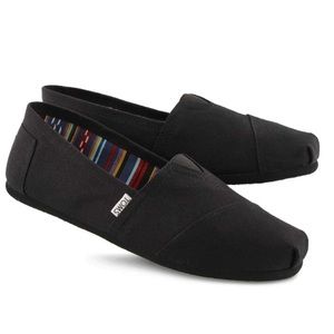 TOMS Black on Black Men’s Classic Slip On 9.5